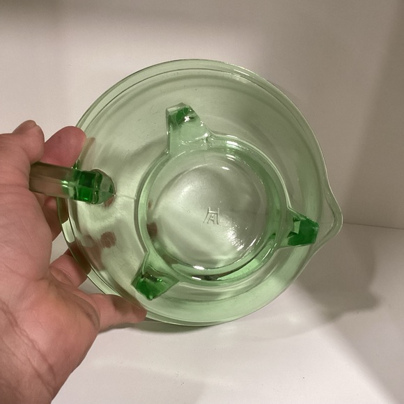 Hazel Atlas Uranium Glass Batter Mixing Bowl Made in USA - Picture 7 of 8
